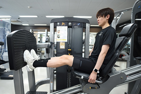脚全体＋臀筋強化の「レッグプレス」