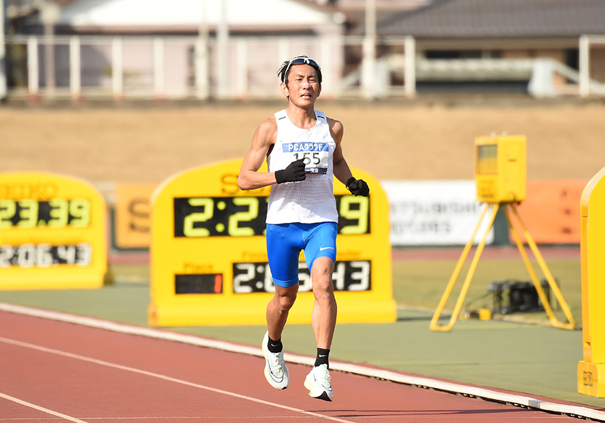 2023年別大マラソンを走る神原哲士さん（写真／青山義幸）