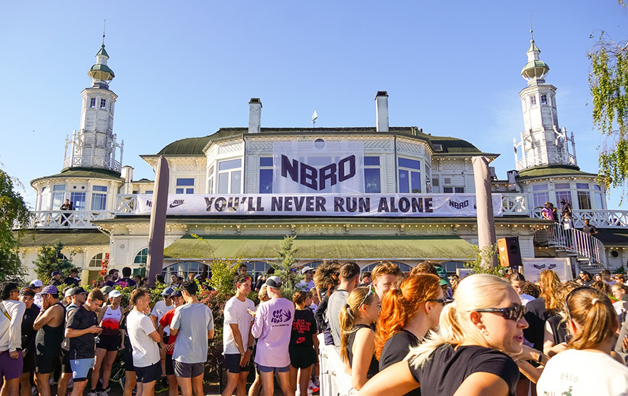 大会前日のシェイクアウトランは朝10時にナイトクラブに集合