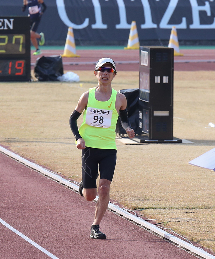 2023年福岡国際マラソンを走る中村さん（写真／石田祥一）