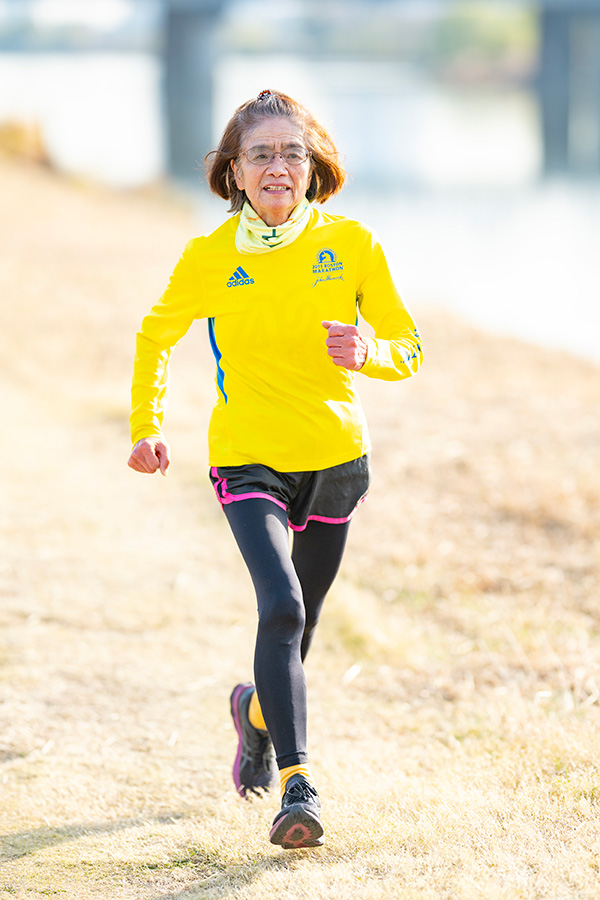 24年度の1歳刻みランキングでフルマラソン1位5時間15分7秒・ハーフマラソン1位2時間27分41秒（女性81歳）の齋藤さん（写真／小野口健太）