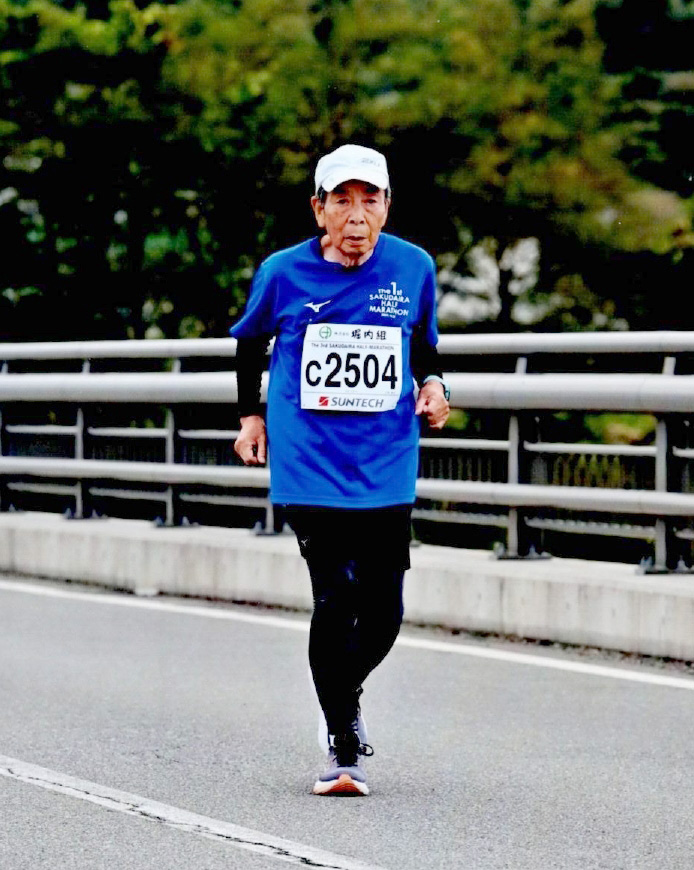 2025年の佐久平ハーフマラソン。3時間7分37秒で完走した