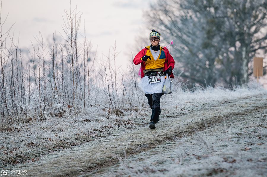 2026年3月Backyard Ultra Warmia(ポーランド)、氷点下の中走る_Sportowa Migawka (Joanna Litwiniuk)