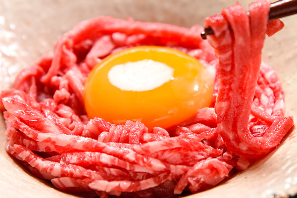 山牛ユッケ1580円