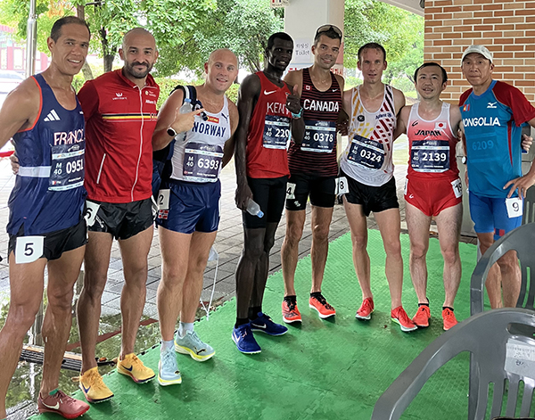 M40 5000ｍで優勝したPaul Kipkemoi KIPKORIR選手（左から4人目）
