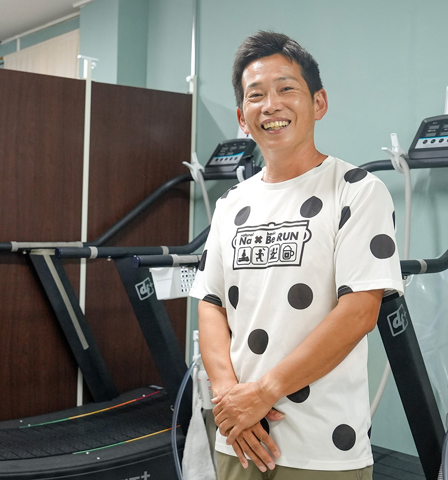 東京・神田で「Natural & Basic RUN GYM」を運営する日本大学出身の渡辺尚幹さん（47歳）