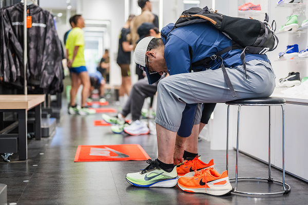 イベントでは幅広い走力のランナーが参加し、ペガサス42を試し履きした
