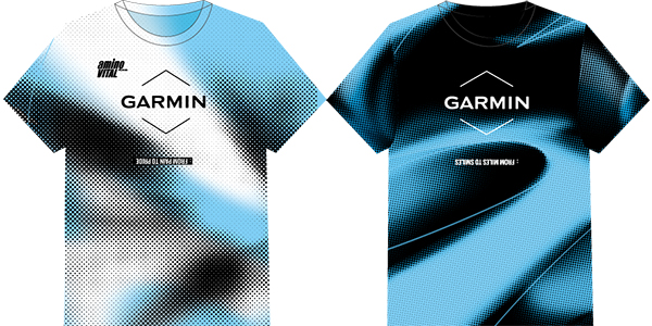（左）ハーフマラソン参加賞Tシャツ、（右）10km参加賞Tシャツ