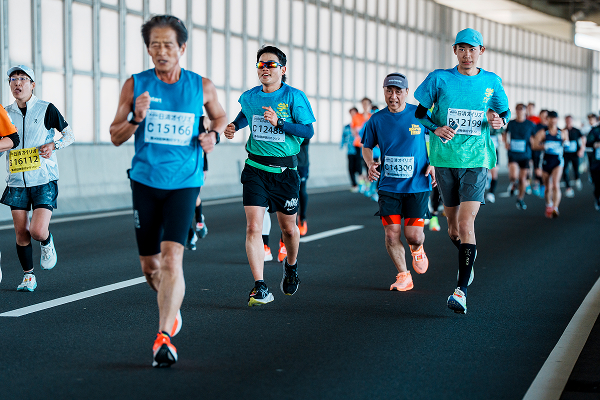 日本初導入の写真サービスも！　好記録続出の神奈川マラソン