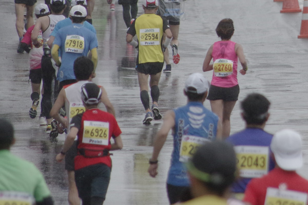 【悩み解決！】寒い季節の雨天レース、どんな服装をしていますか？