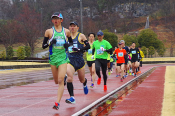 【地域情報】15分9秒の記録も！　栃木県初の陸上競技場5000mタイムトライアルが実現！