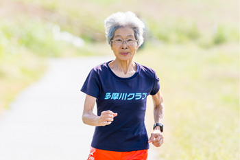 【週刊ランナーズ】東京マラソン4時間16分の中野陽子さん　81歳の目標は世界記録