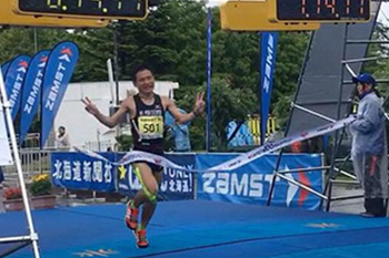 【週刊ランナーズ】サロマ湖100kmウルトラマラソン　世界歴代２位のタイムで優勝！！