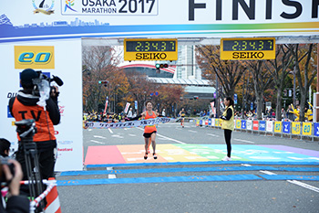 【週刊ランナーズ】大阪マラソン優勝の木下裕美子さん、勝因は「スイカお尻」?!