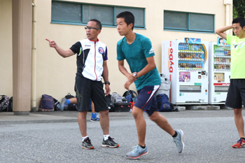 【週刊ランナーズ】山梨学院大学の駅伝チームと、あの元サッカー日本代表の意外な交流とは