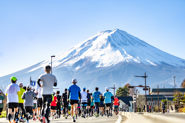 【速報】海外ランナーもおかえりなさい！　絶景の富士山がお出迎え