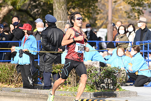 49歳でフルマラソン2時間19分1秒　江本さんのトレーニングは「毎日3部練習で月500～700km走る」