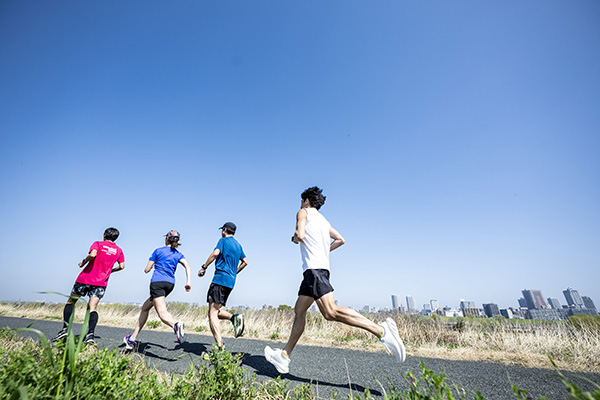 どのぐらいの距離を増やすべき？　一度に10分走るだけでも効果はあるの？　「走り込み」の疑問に回答