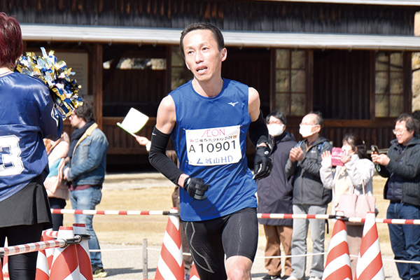「始発で帰って15km走る」小林香菜選手が相談した国家公務員はフル2時間19分台