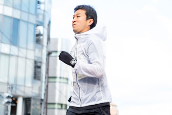 【ショップ通信】真冬のレースでも役立つ！ 薄軽はっ水シェルジャケット