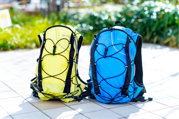 【ショップ通信】荷物があるけど揺れるのは困る…ベスト型で走りやすい14リットル容量のリュック