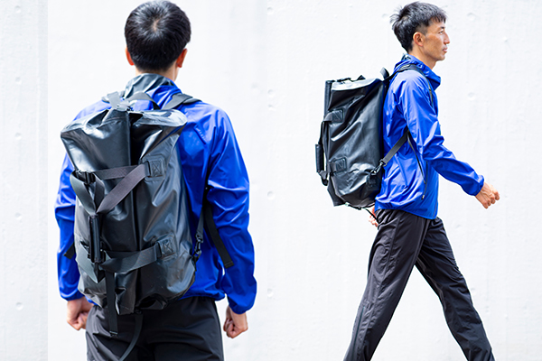 【ショップ通信】旅行・帰省に使える、大容量で荷物を整理しやすい防水ボストン