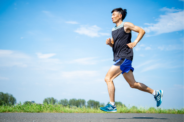 【ショップ通信】夏は脚を出して軽快に走りたい！軽さにこだわったランニングパンツは爽快なはき心地。