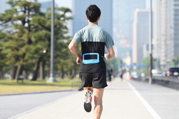 【ショップ通信】練習にもレースにも使える、取り出しやすく揺れにくいウエストポーチ