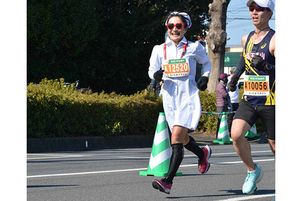 さいたまマラソン開催　女子優勝はナース！？