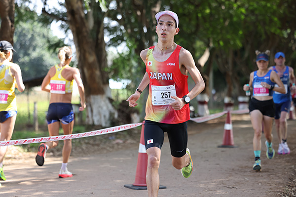 100km日本記録保持者の山口純平選手が2024年IAUアスリート・オブ・ザ・イヤーを受賞「2025年は世界記録更新が目標」