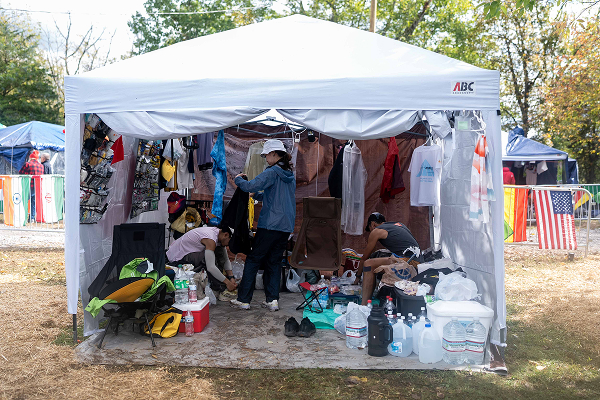 【連載:バックヤードウルトラ⑤】何日間も走り続ける選手を支えるサポートクルーという役割とチームスポーツの側面