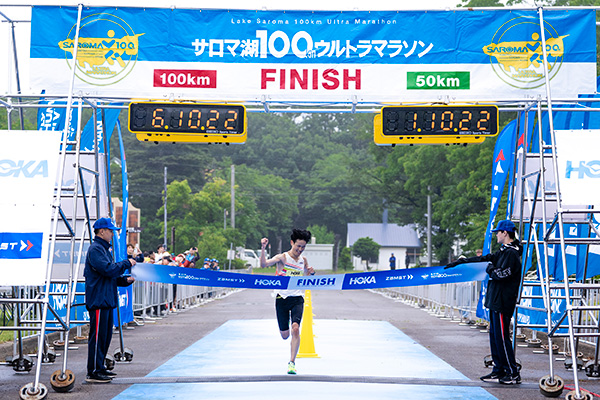 96kmで逆転しサロマ湖100kmを制した28歳システムエンジニアは早朝5時から練習で月間1000km走破