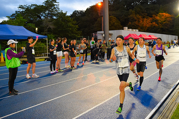 「800ｍ」だけで数百人！ 「1000m選手権」も！　中距離に特化したレースが盛況