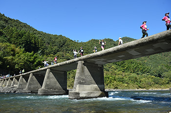【知っ得】挑戦者募集！人気の「四万十川ウルトラ」で、初100km完走をサポート