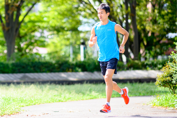 軽さと動きやすさにこだわったランニングパンツ。暑くなってきたら脚をだして軽快に！